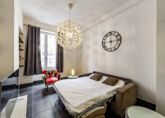 In | Charme Quartier Montchat Apartment