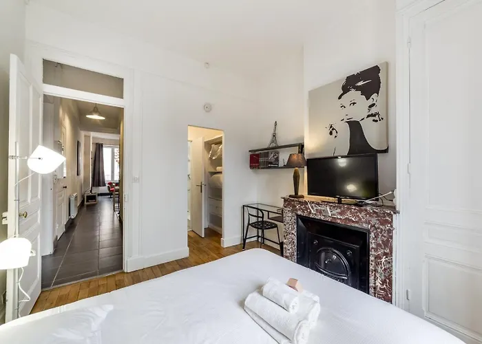 In | Charme Quartier Montchat Apartment *